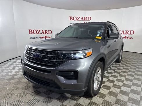 Certified 2022 Ford Explorer XLT w/ Class IV Trailer Tow Package image 4