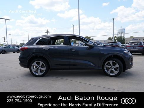 Used 2025 Audi Q5 Premium Plus w/ Premium Plus AWD/4WD image 6