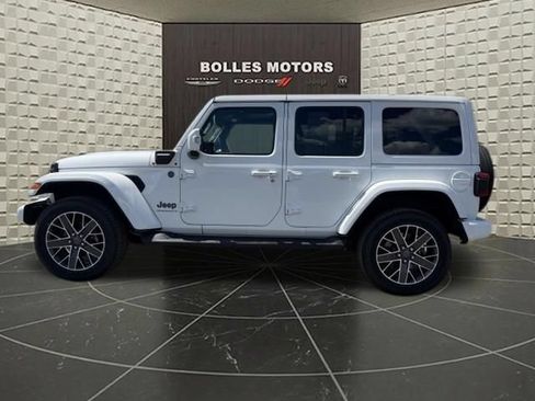 Used 2023 Jeep Wrangler Unlimited Sahara AWD/4WD image 6