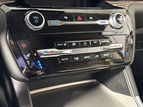 Certified 2022 Ford Explorer Limited w/ Equipment Group 301A RWD image 26