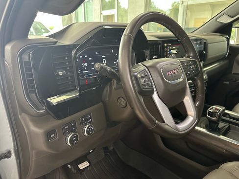 Used 2023 GMC Sierra 1500 SLT w/ SLT Premium Package AWD/4WD image 19