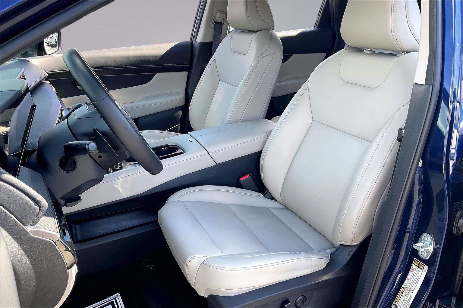 Certified 2025 Nissan Murano SV FWD image 25