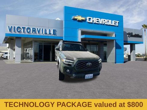 Used 2022 Toyota Tacoma TRD Off-Road w/ Technology Package AWD/4WD image 3