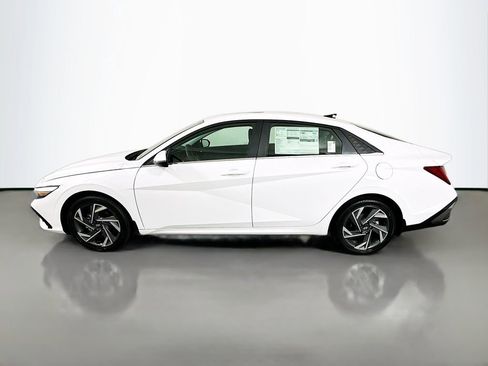 New 2026 Hyundai Elantra Limited image 8