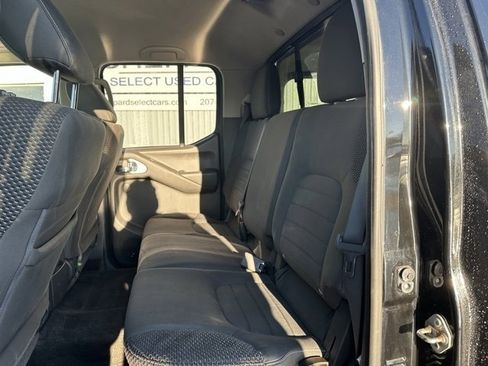 Used 2018 Nissan Frontier PRO-4X image 11