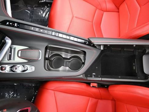 Used 2025 Chevrolet Corvette Stingray Convertible w/ 1LT image 31