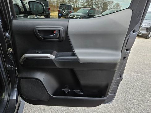 Used 2022 Toyota Tacoma SR5 image 28