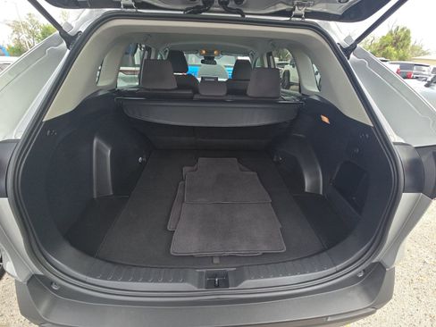 Used 2020 Toyota RAV4 XLE image 13