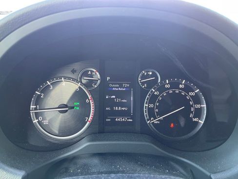 Used 2022 Lexus GX 460 Premium w/ Premium Package image 7