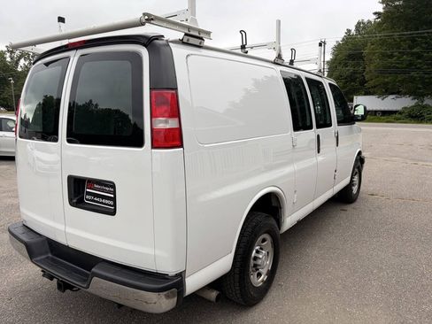 Used 2018 Chevrolet Express 2500 w/ Enhanced Convenience Package RWD image 8