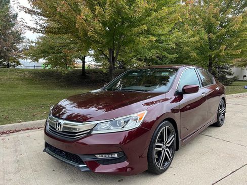 Used 2016 Honda Accord Sport image 3