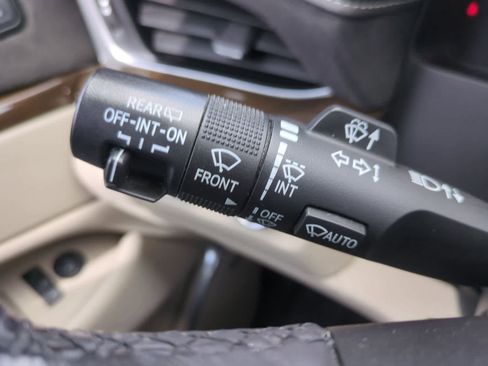 Used 2020 Cadillac Escalade ESV Premium Luxury w/ LPO, Radiant Package image 27