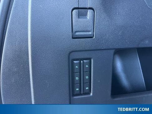 Used 2024 Ford Expedition XLT image 13