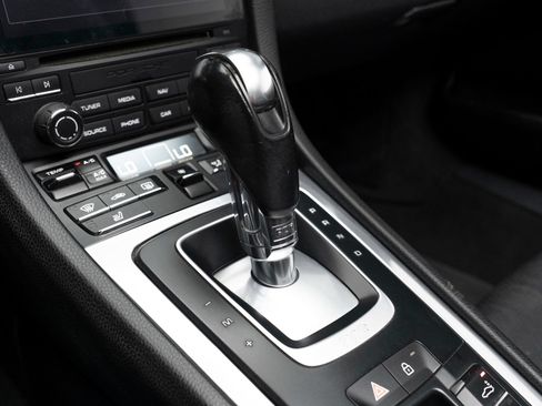 Used 2022 Porsche 718 Boxster RWD image 31