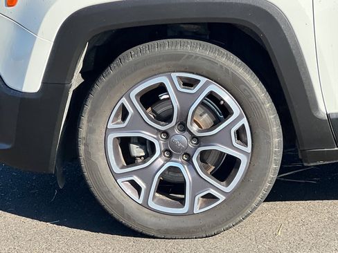 Used 2015 Jeep Renegade Limited image 26