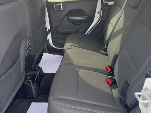 Used 2018 Jeep Wrangler Unlimited Sport S image 19