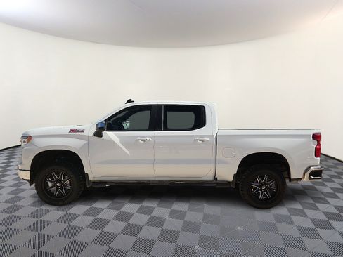 Used 2025 Chevrolet Silverado 1500 LT AWD/4WD image 2