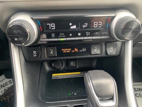 Used 2021 Toyota RAV4 XLE Premium image 18