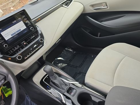 Used 2020 Toyota Corolla L image 24