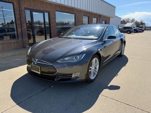 Used 2015 Tesla Model S 85D image 31