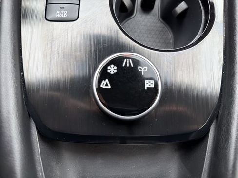 Used 2023 Nissan Rogue SL AWD/4WD image 34