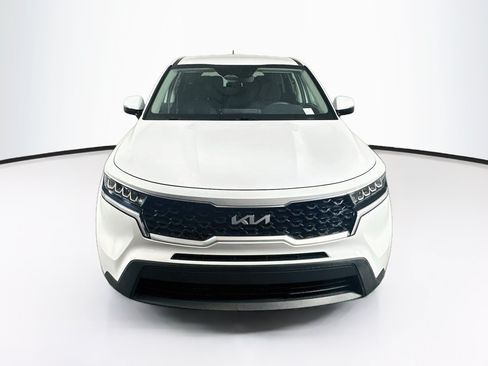 Used 2022 Kia Sorento LX FWD image 2