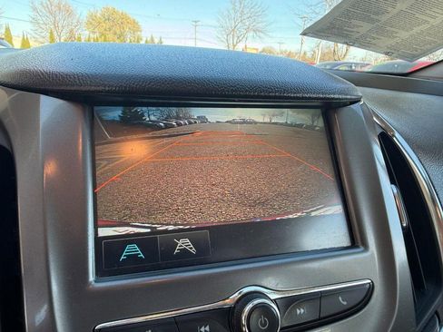 Used 2017 Chevrolet Cruze LT image 25