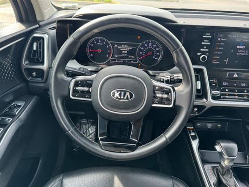 Used 2021 Kia Sorento S w/ Panoramic Sunroof Package FWD image 13