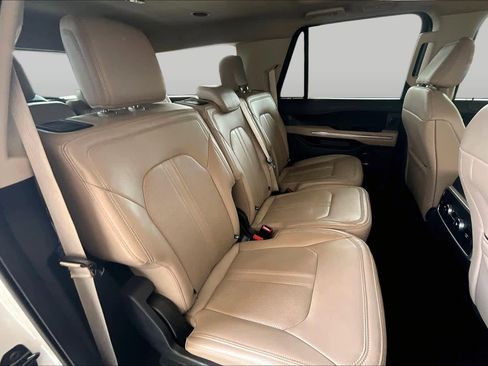 Used 2024 Ford Expedition Max Limited RWD image 20