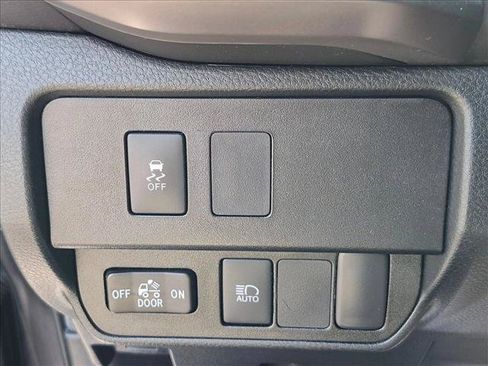 Used 2022 Toyota Tacoma SR5 RWD image 11