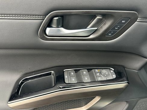 New 2025 Nissan Pathfinder Platinum image 12