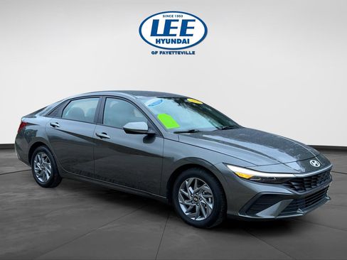 Certified 2024 Hyundai Elantra SEL image 1