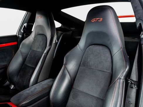 Used 2018 Porsche 911 GT3 RWD image 3