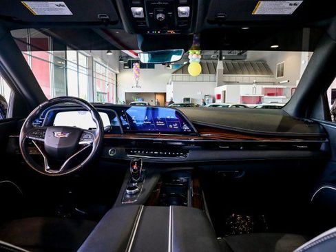 Used 2023 Cadillac Escalade ESV Premium Luxury image 24