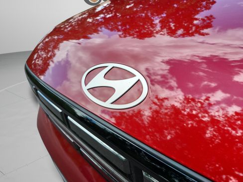 Certified 2025 Hyundai Santa Fe Limited AWD/4WD image 30