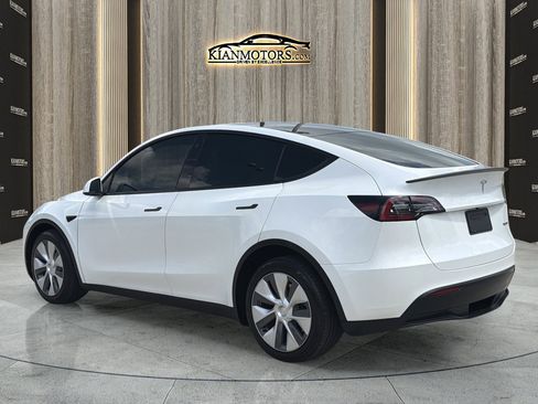 Used 2023 Tesla Model Y Long Range AWD/4WD image 5