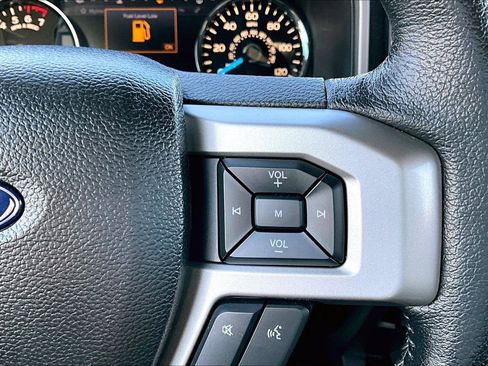 Used 2015 Ford F150 Lariat w/ Equipment Group 502A Luxury image 11