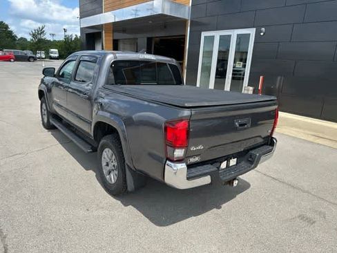 Used 2019 Toyota Tacoma SR5 AWD/4WD image 15