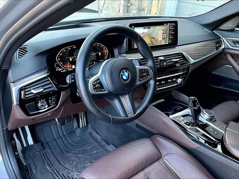 Used 2021 BMW 540i w/ M Sport Package image 17
