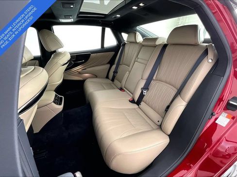 Used 2023 Lexus LS 500 AWD w/ Interior Upgrade Package image 33
