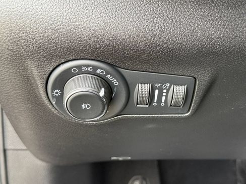 Used 2022 Jeep Compass Trailhawk w/ Trailhawk Elite Group AWD/4WD image 23