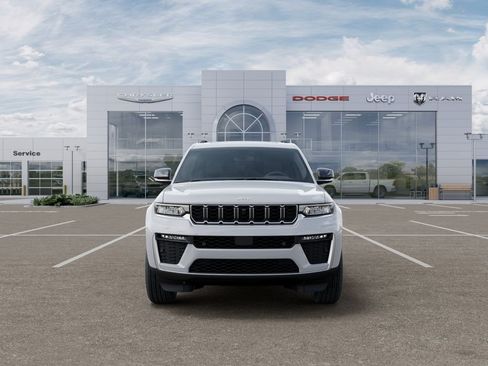 New 2026 Jeep Grand Cherokee L Limited w/ Luxury Tech Group II AWD/4WD image 6