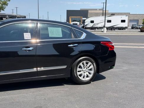 Used 2016 Nissan Altima 2.5 S w/ Power Driver Seat Package FWD image 8