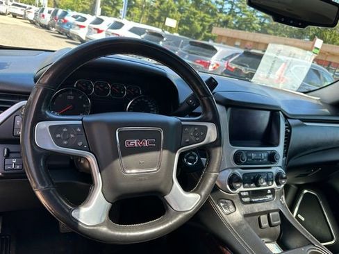 Used 2018 GMC Yukon SLT w/ Premium Edition AWD/4WD image 16