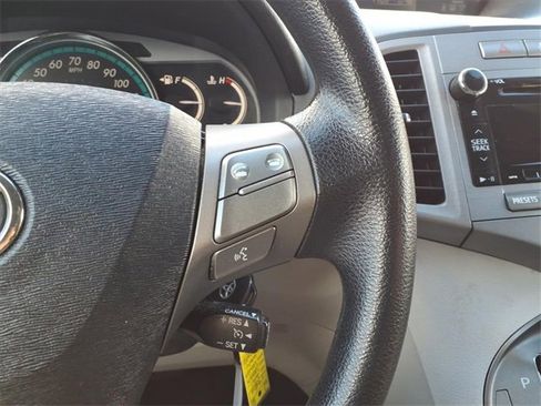 Used 2010 Toyota Venza image 16