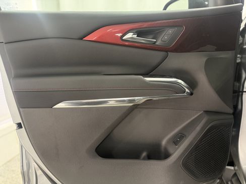 Used 2025 Chevrolet Traverse Z71 w/ Driver Confidence Package image 13