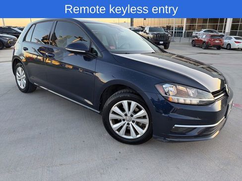 Used 2018 Volkswagen Golf SE image 2