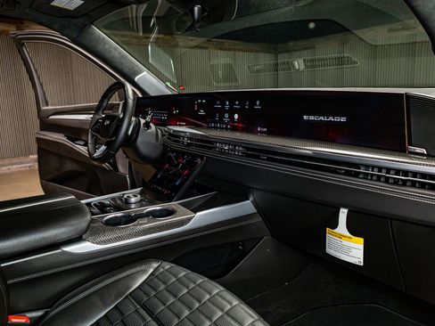 Used 2025 Cadillac Escalade V image 20