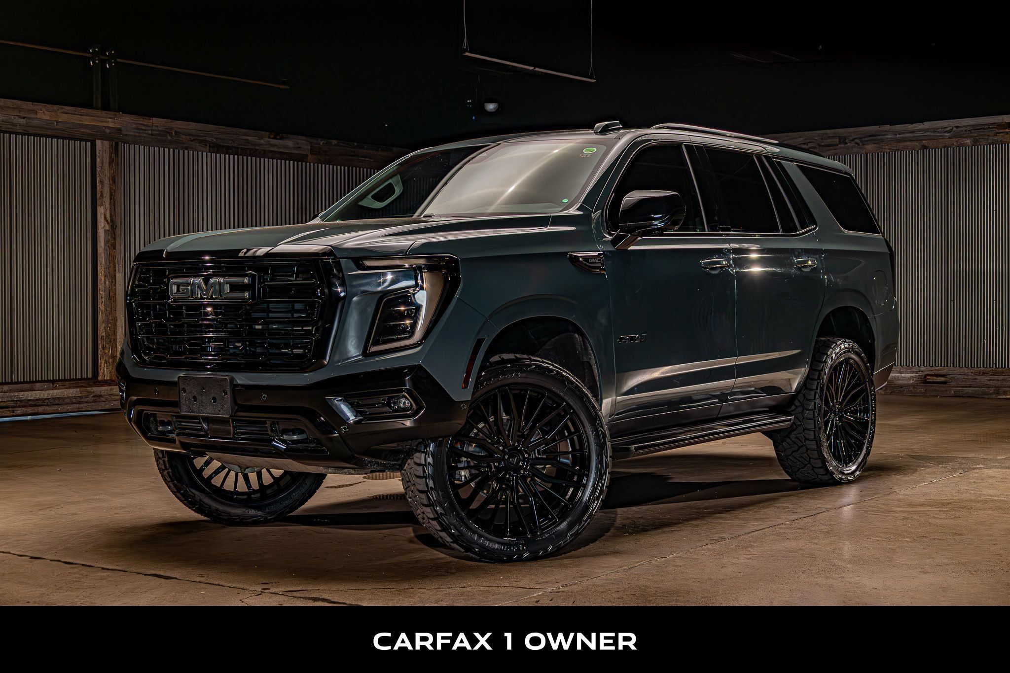 Used 2025 GMC Yukon AT4 w/ LPO, AT4 Appearance Package AWD/4WD image 5