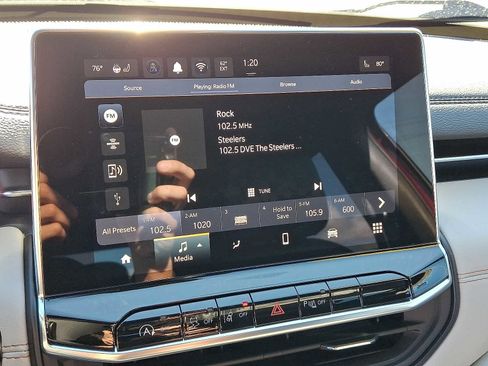 Used 2025 Jeep Compass Limited image 18